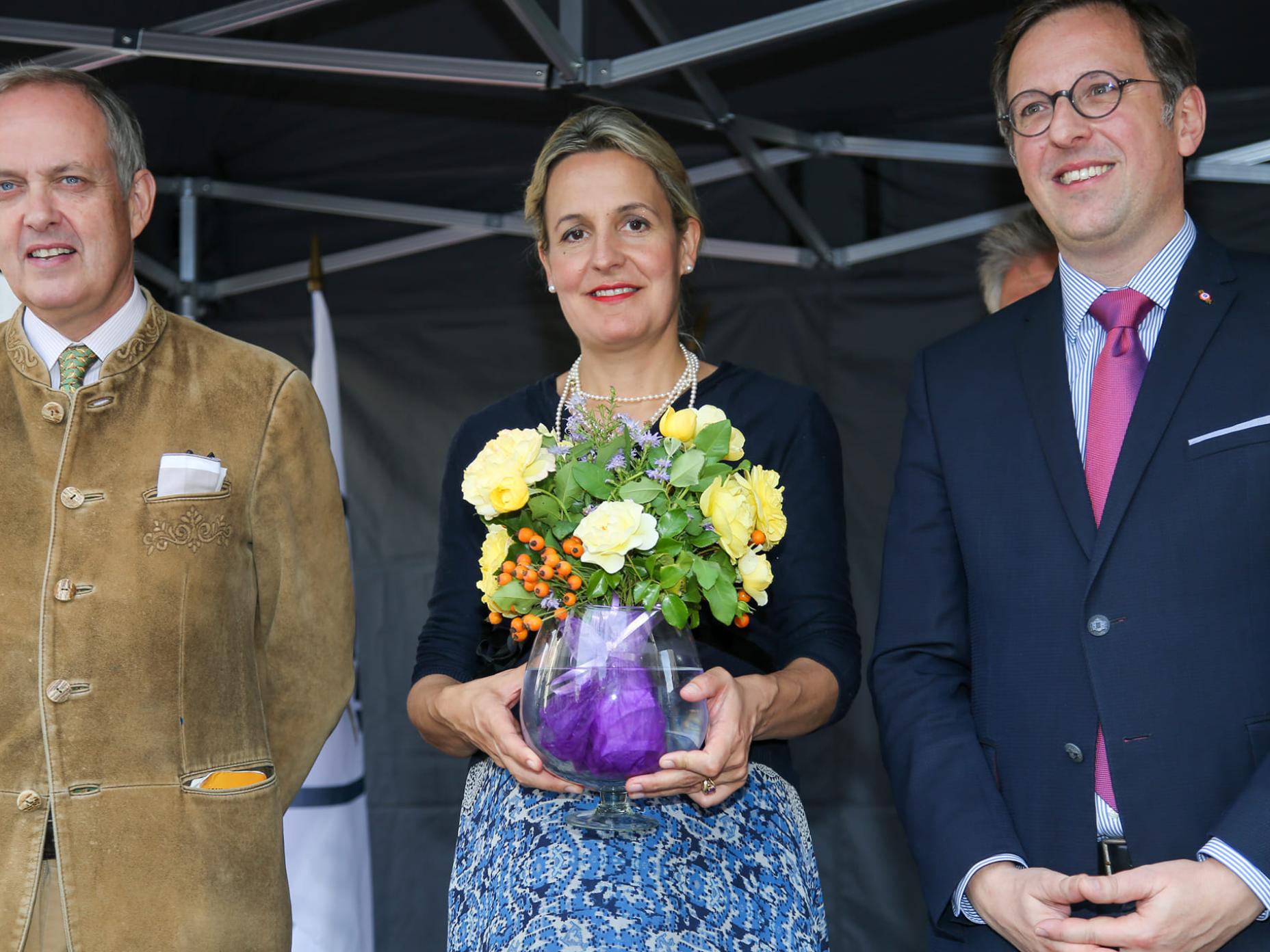 Inauguration de la rose Philomena à Dreux par le comte et la comtesse de Paris