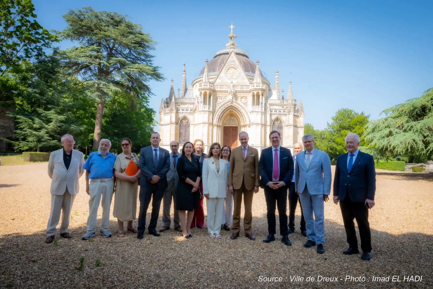 Le comte de Paris fait visiter le domaine royal de Dreux &agrave; l'ambassadeure du Maroc