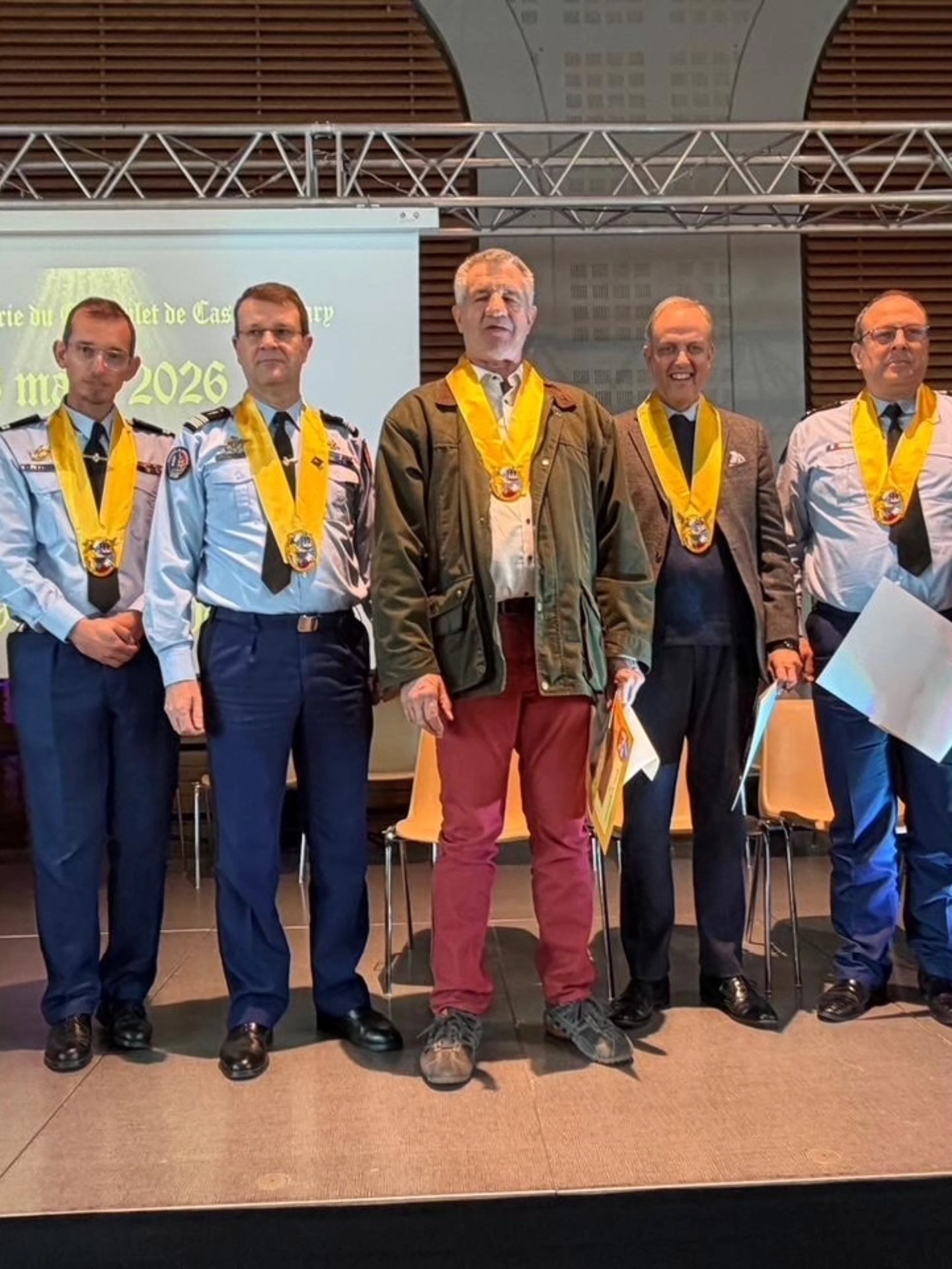 Le comte de Paris intronis&eacute; dans la Grande Confr&eacute;rie du Cassoulet