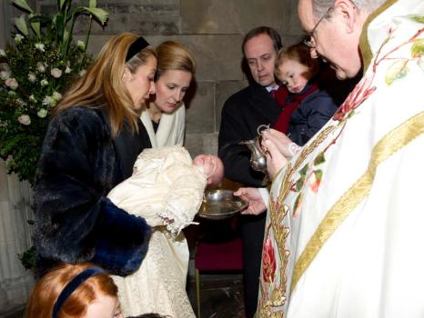 Les premières photos du baptême de la princesse Antoinette d'Orléans – Février 2012