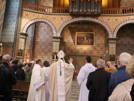 Le comte et la comtesse de Paris à l'inauguration de l'orgue de la collégiale Saint-Vincent de Montréal