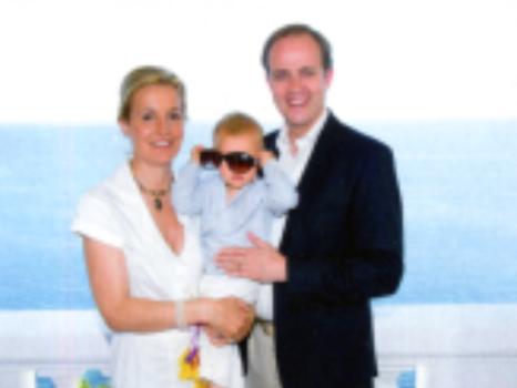 Le duc et la duchesse de Vendôme sur la Côte d'Azur avec le prince Gaston - Mai 2011