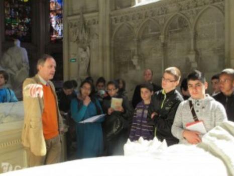 Le prince Jean d'Orléans fait visiter la Chapelle Royale de Dreux à des collèges et lycées - 11 juin 2014